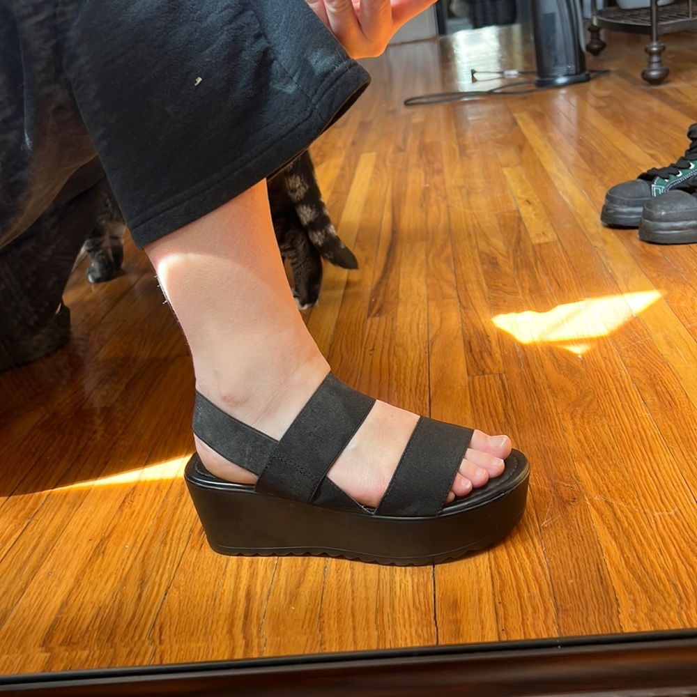 Y2K Platform black sandals